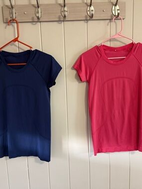 Lululemon  Sleeve Tee - Navy Blue & Hot Pink